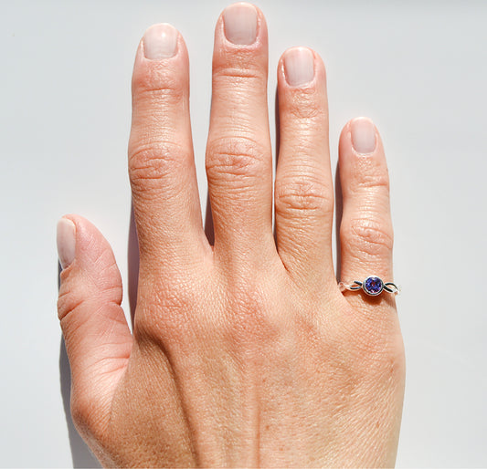 JeniMarie Jewelry amethyst stone ring with a braided band and polished for an extra shine. Sizes 6 and 8.
