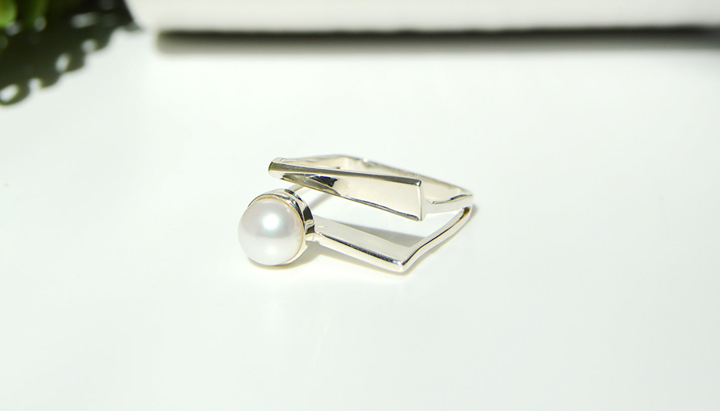 Pearl Square Flare Ring Size 7