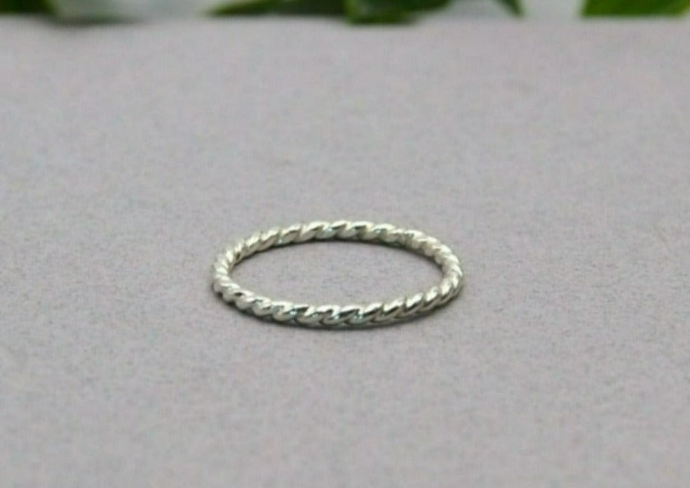 Stack Ring Rope in Gold or Silver