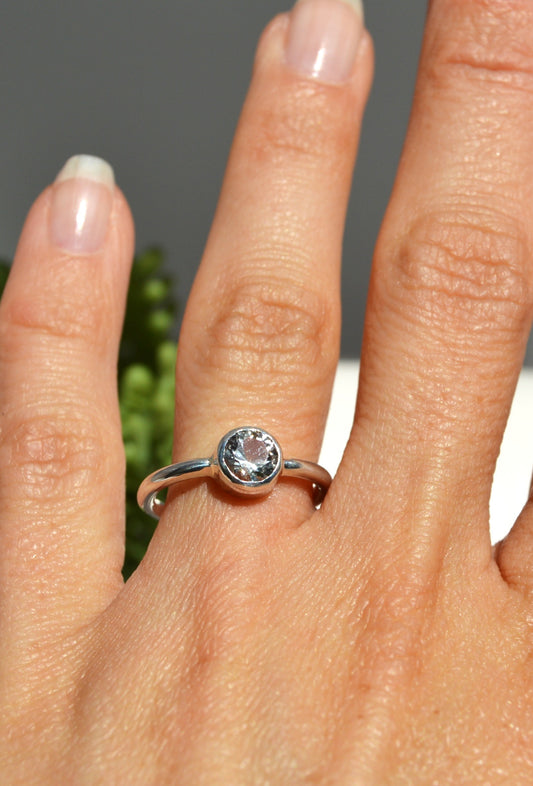 White Topaz Tube Set Ring