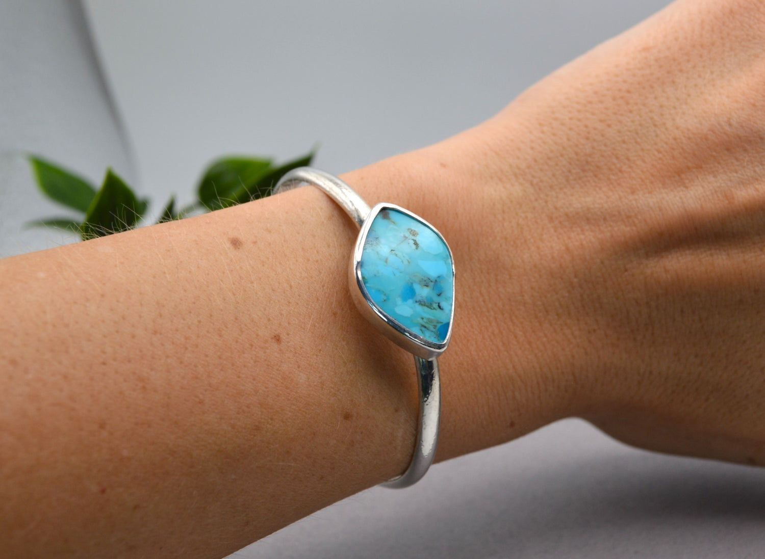 Turquoise cuff bracelet set in fine & sterling silver