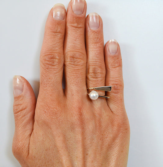 double band pearl ring with handset stone in .925 sterling silver 