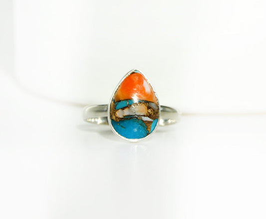 Beautiful size 6 ring with Spiny Oyster Turquois 